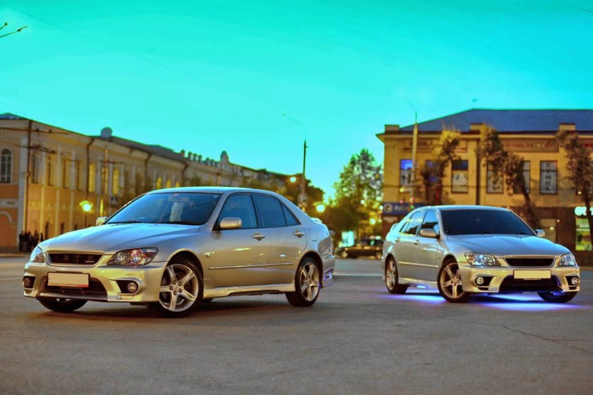 Тойота Альтеза и Лексус is 200