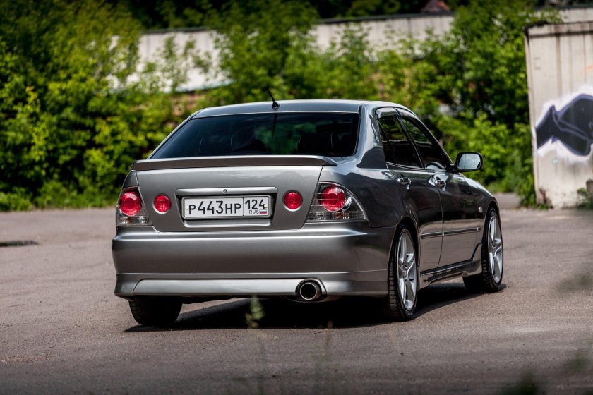 Альтеза Лексус is200