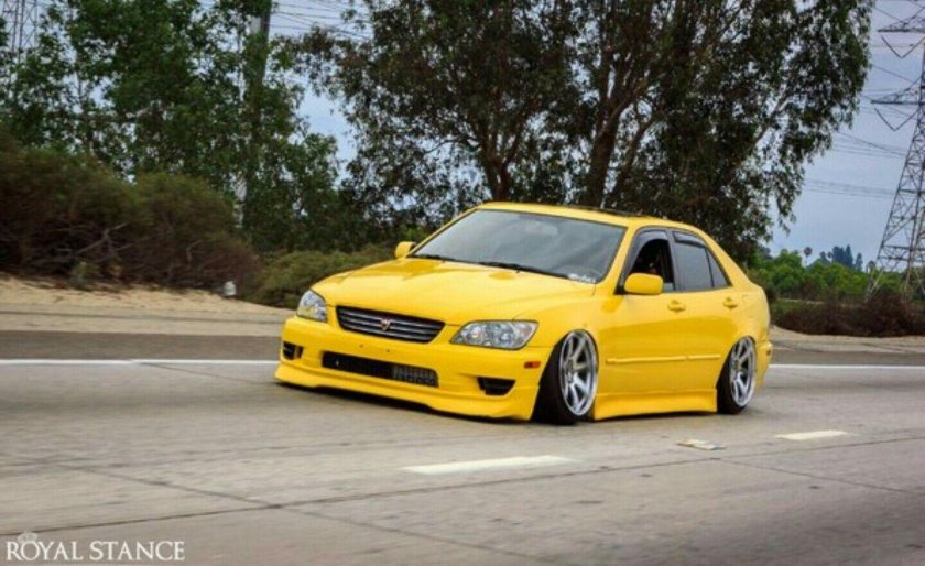 Lexus is 300 и Toyota Altezza