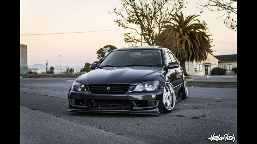 Lexus is 300 и Toyota Altezza