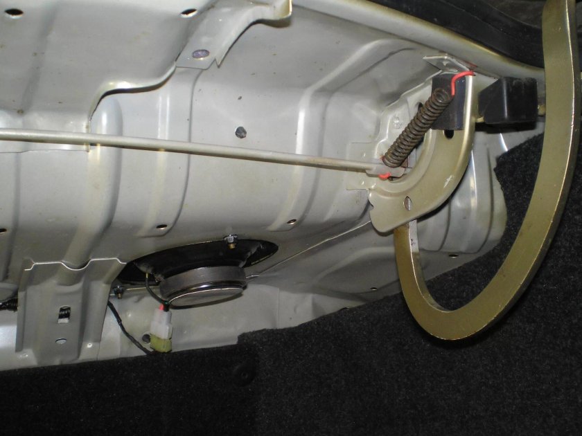 Торсионы багажника Нексия n150