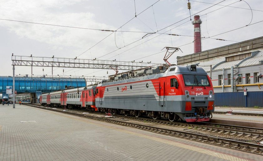 Электровоз эп 1 м