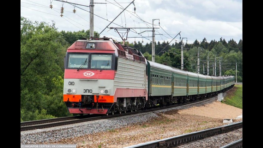 Эп10 электровоз