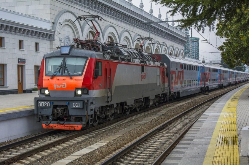 Тепловоз эп20