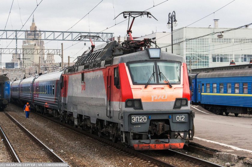Электропоезд эп20