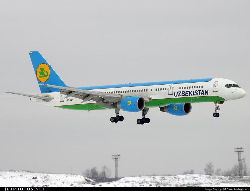 Самолет Узбекистан хаво йуллари