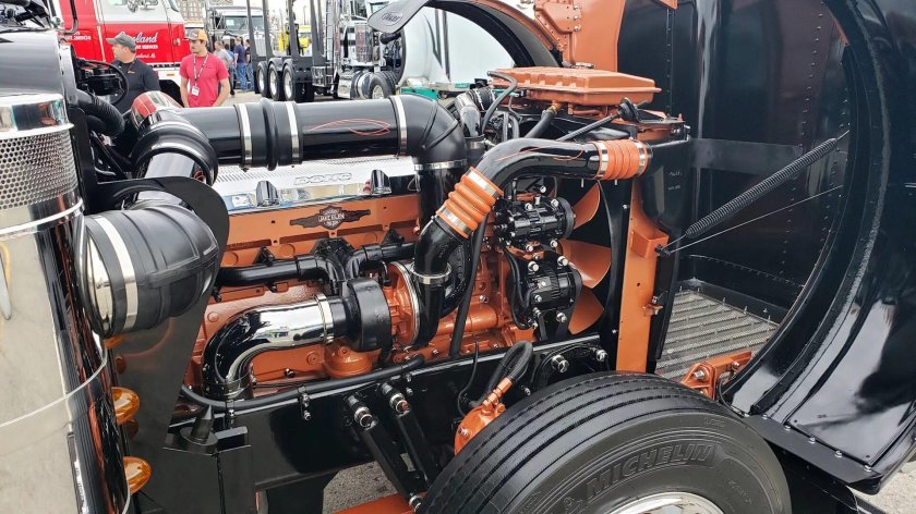 Мотор Фредлайнер