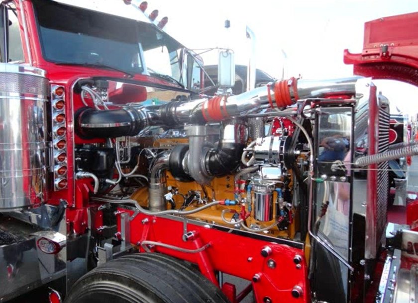 Peterbilt Caterpillar