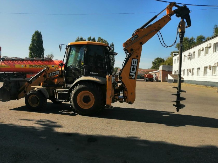 Ямобур JCB 3cx