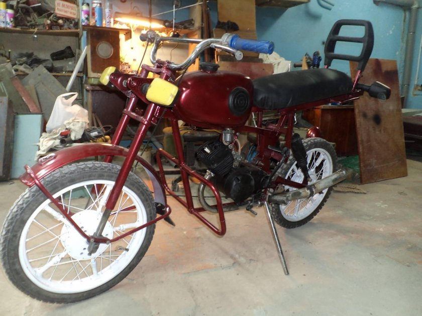 Двухцилиндровый мопед Карпаты