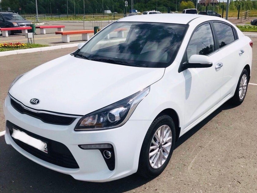 Kia Rio 2017 белый