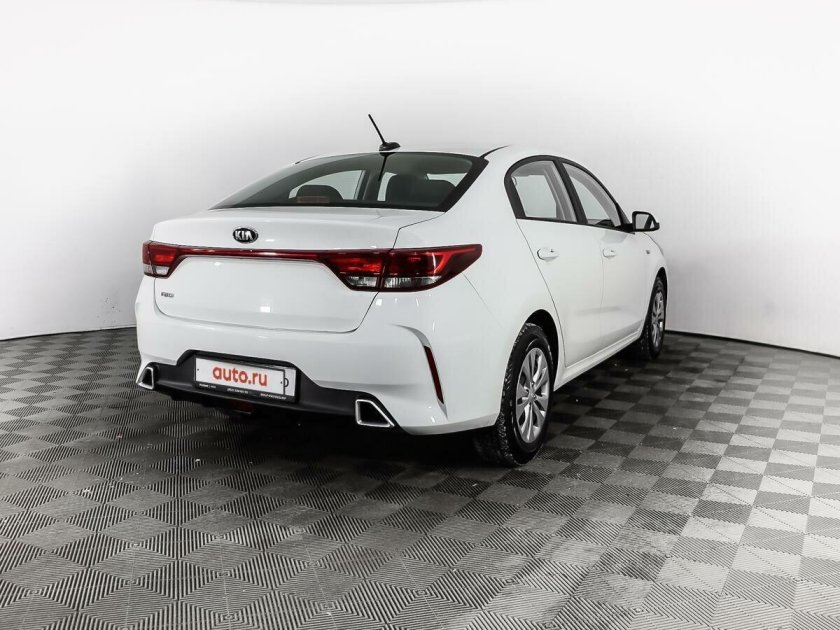 Kia Rio 2020 — 2024 IV Рестайлинг белый