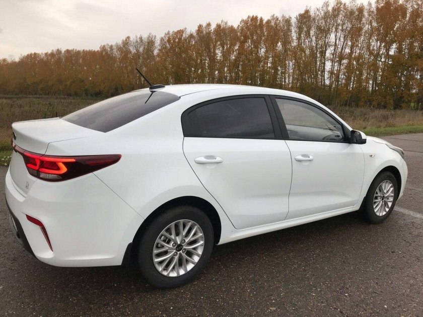 Кия Рио 4 белая