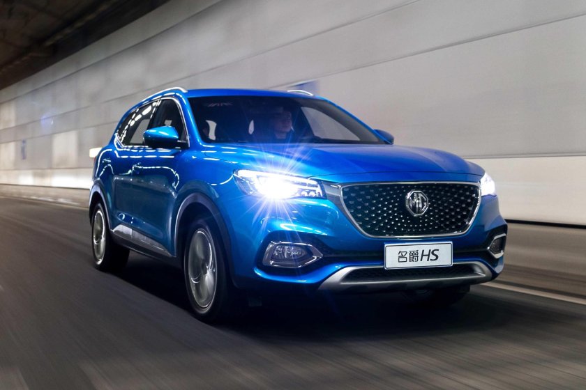 MG кроссовер 2023