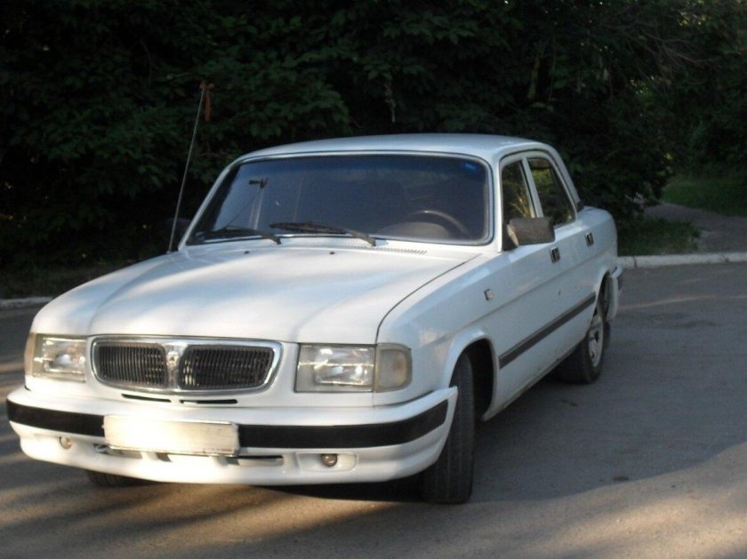 Волга ГАЗ 3110 белая