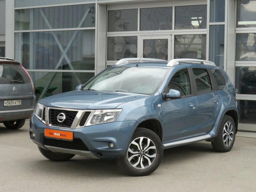 Ниссан Террано синий