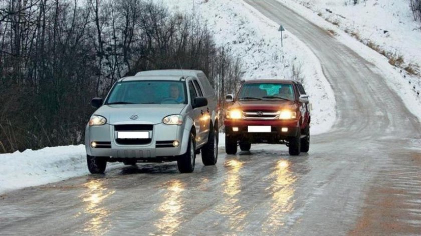 Скользкая дорога автомобиль