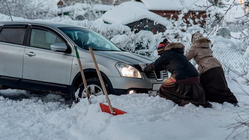 Машина зимой