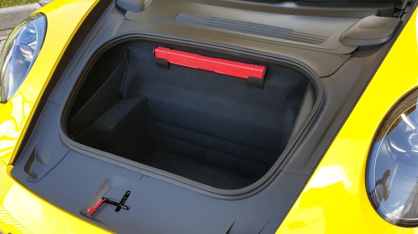 Порше 911 желтый