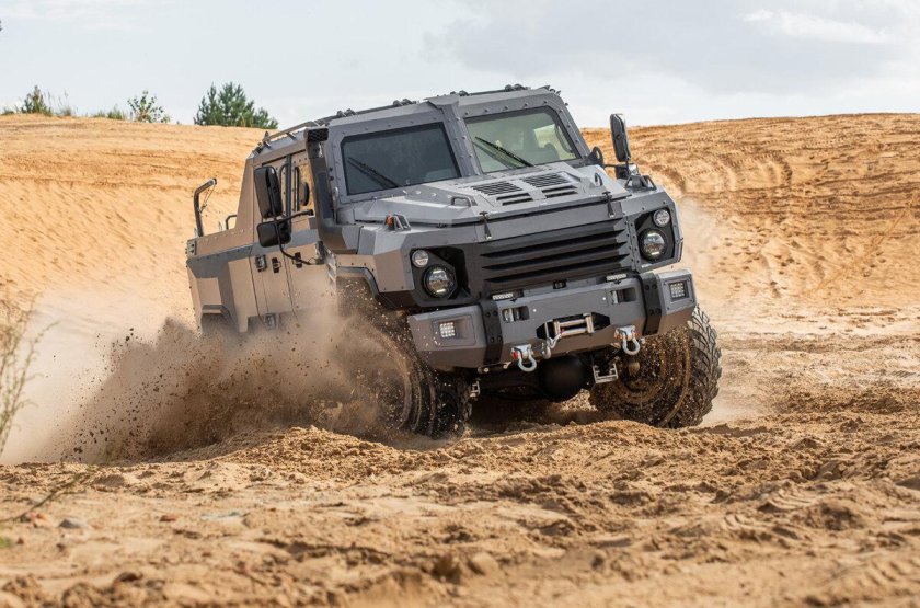 Бронированный автомобиль Buran apc10