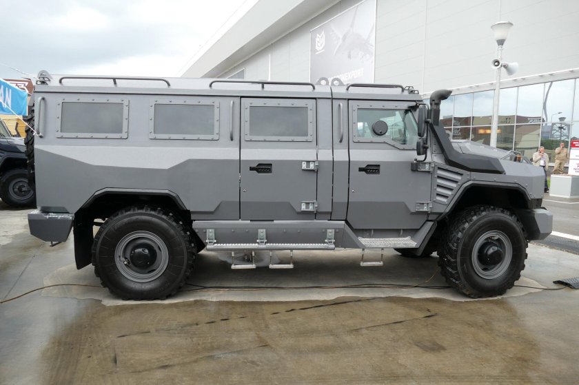 Бронеавтомобиль Buran Bus