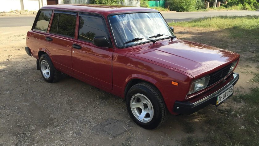 ВАЗ 2104 бордовая