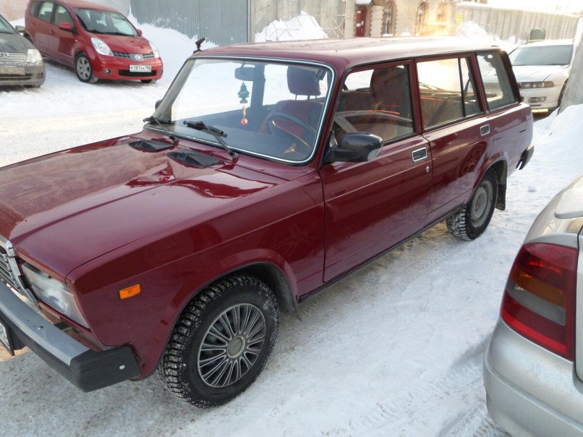 ВАЗ 2104 Вишневая