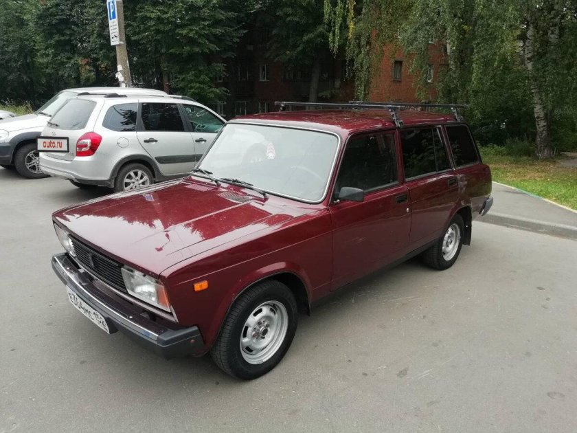 ВАЗ 2104 бордовая