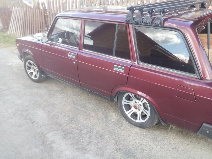ВАЗ 2104 красный перец