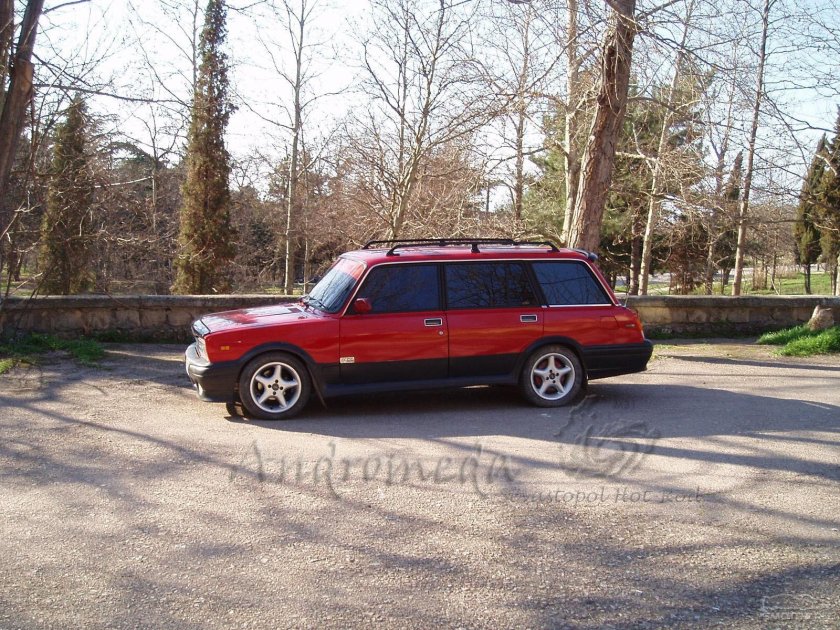 ВАЗ 2104 бордовая