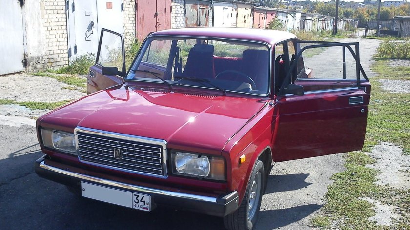 ВАЗ 2107 Вишневая