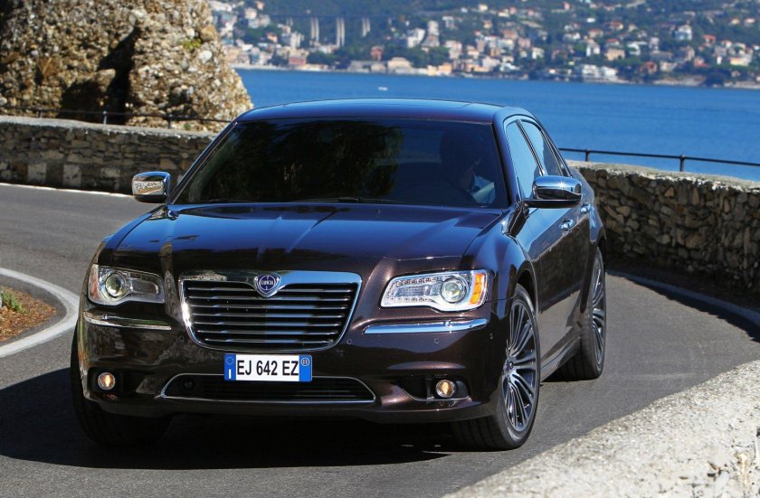 Lancia Thema Chrysler 300