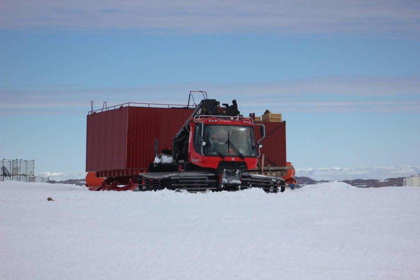 Станция Восток санно-гусеничный поезд