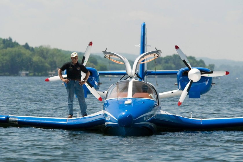 Бериев бе-103