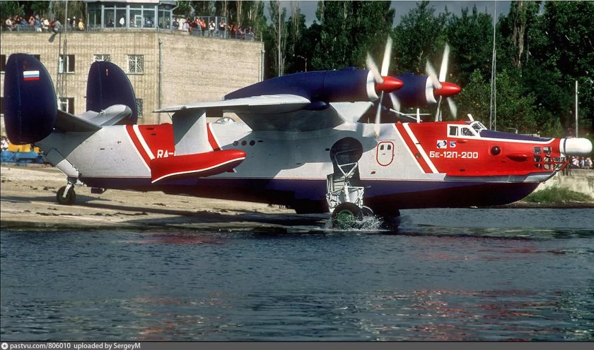 Самолёт амфибия бе-12