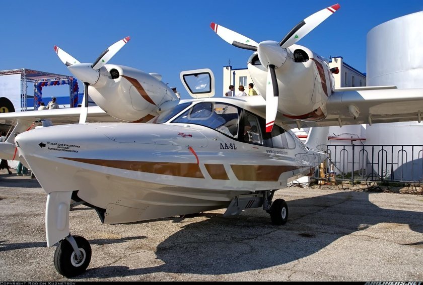 Самолёт-амфибия ла-8