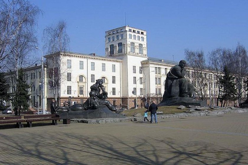 Площадь Якуба Коласа