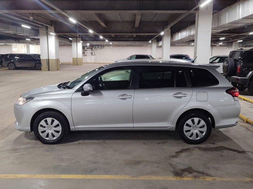 Toyota corolla fielder 2016