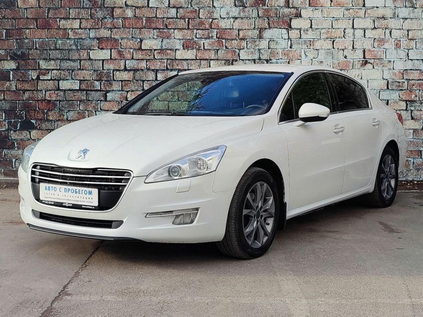 Пежо 508 2012 белая с чёрными полосами