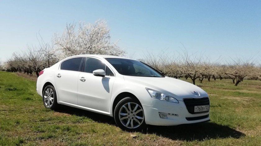 Peugeot 508 белая