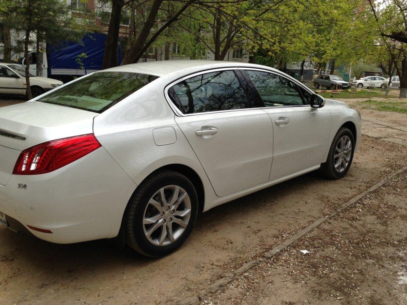 Пежо 508 2012 белый