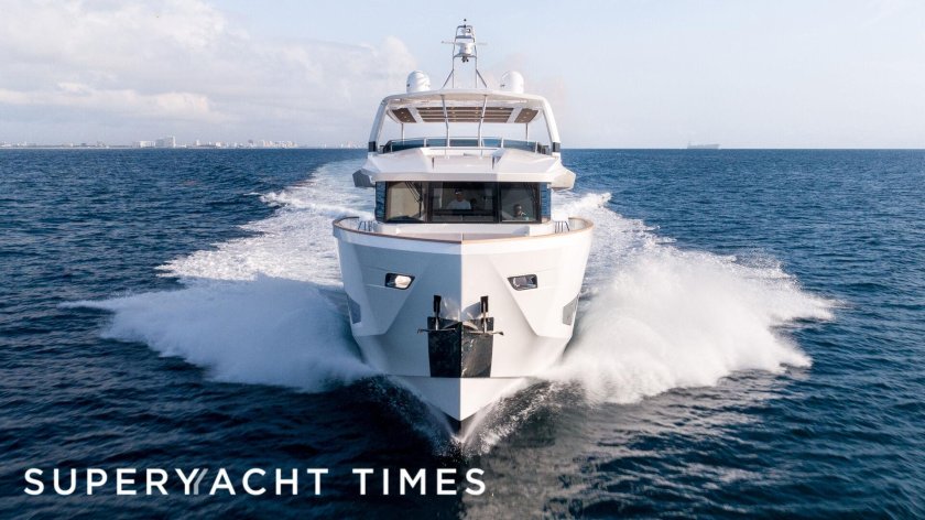 Глиссирующий катер