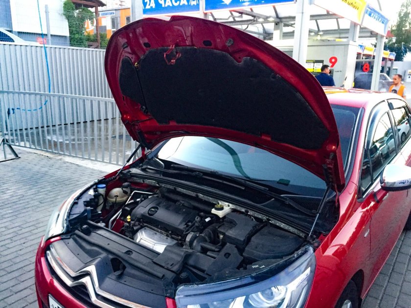 Капот Citroen c4