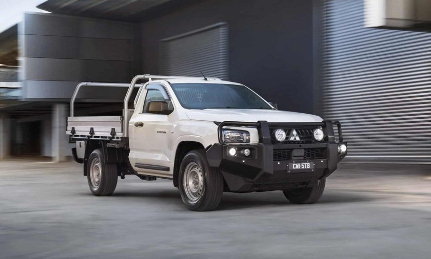 Тойота пикап хайлюкс 2015