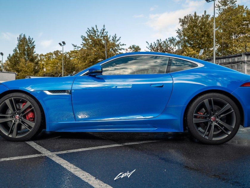 Jaguar f-type blue