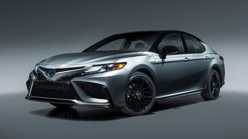 Toyota Camry 2021