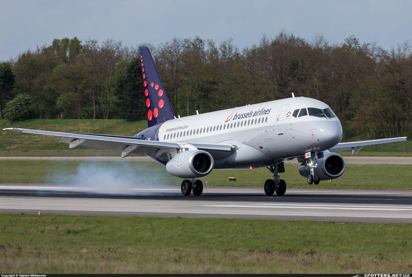 Brussels Airlines SSJ 100
