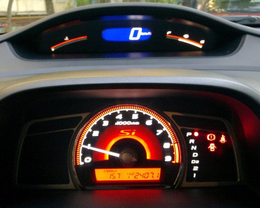 Honda Civic 2008 приборная панель