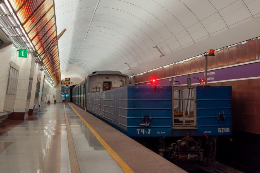 Станция проспект славы