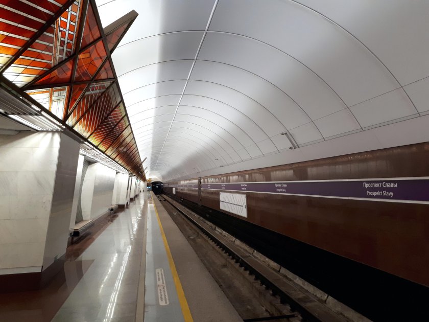 Станция метро проспект славы в Санкт-Петербурге